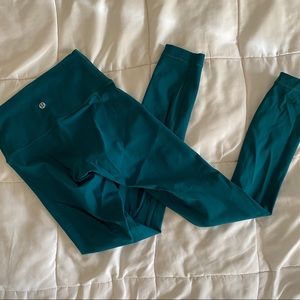 Lululemon Wunder Under 25”